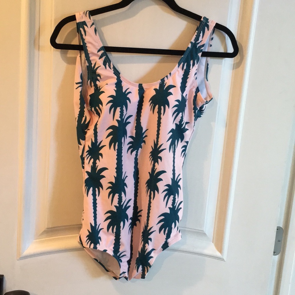 Stevie Hender Swim wear! 2018 Palm Beach suit ๐ด๐ - Picture 1 of 5